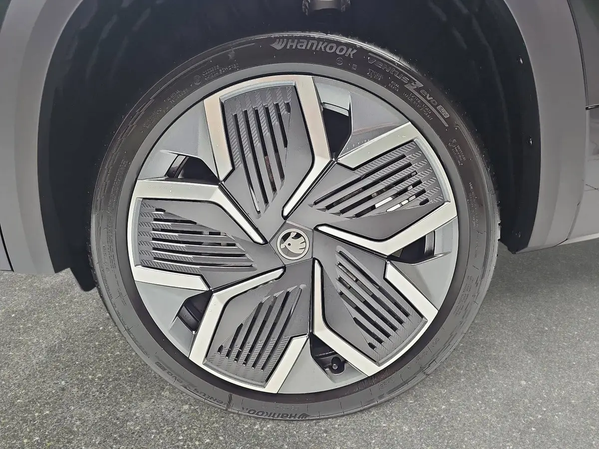 SKODA KODIAQ 2.0 TDI DSG SPORTLINE 4X4 PANO AHK