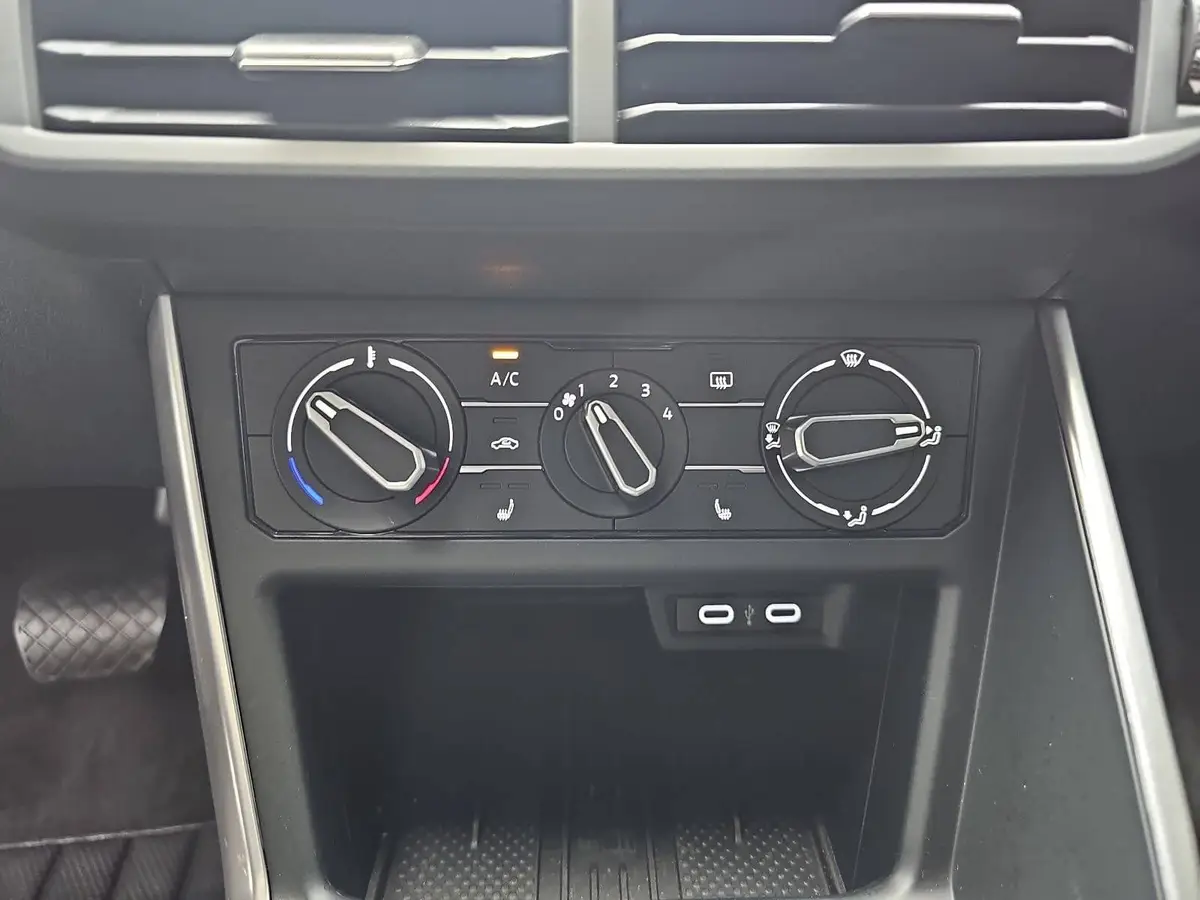 VW POLO 1.0 TSI DSG LIFE NAVI LED APP-CONNECT