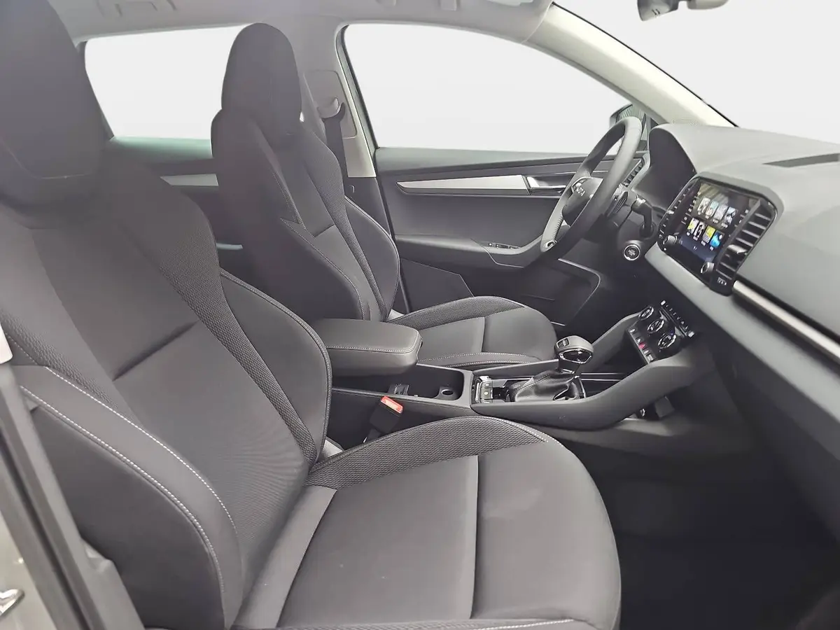 SKODA KAROQ 1.5 TSI DSG SELECTION LED AHK WINTER