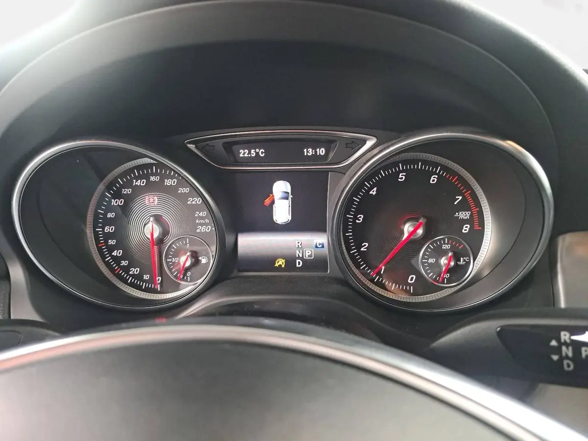 MERCEDES-BENZ GLA 250 AUTO. AMG LINE 4MATIC NAVI