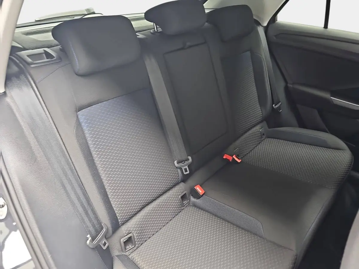 VW T-ROC 2.0 TDI UNITED NAVI AHK PDC