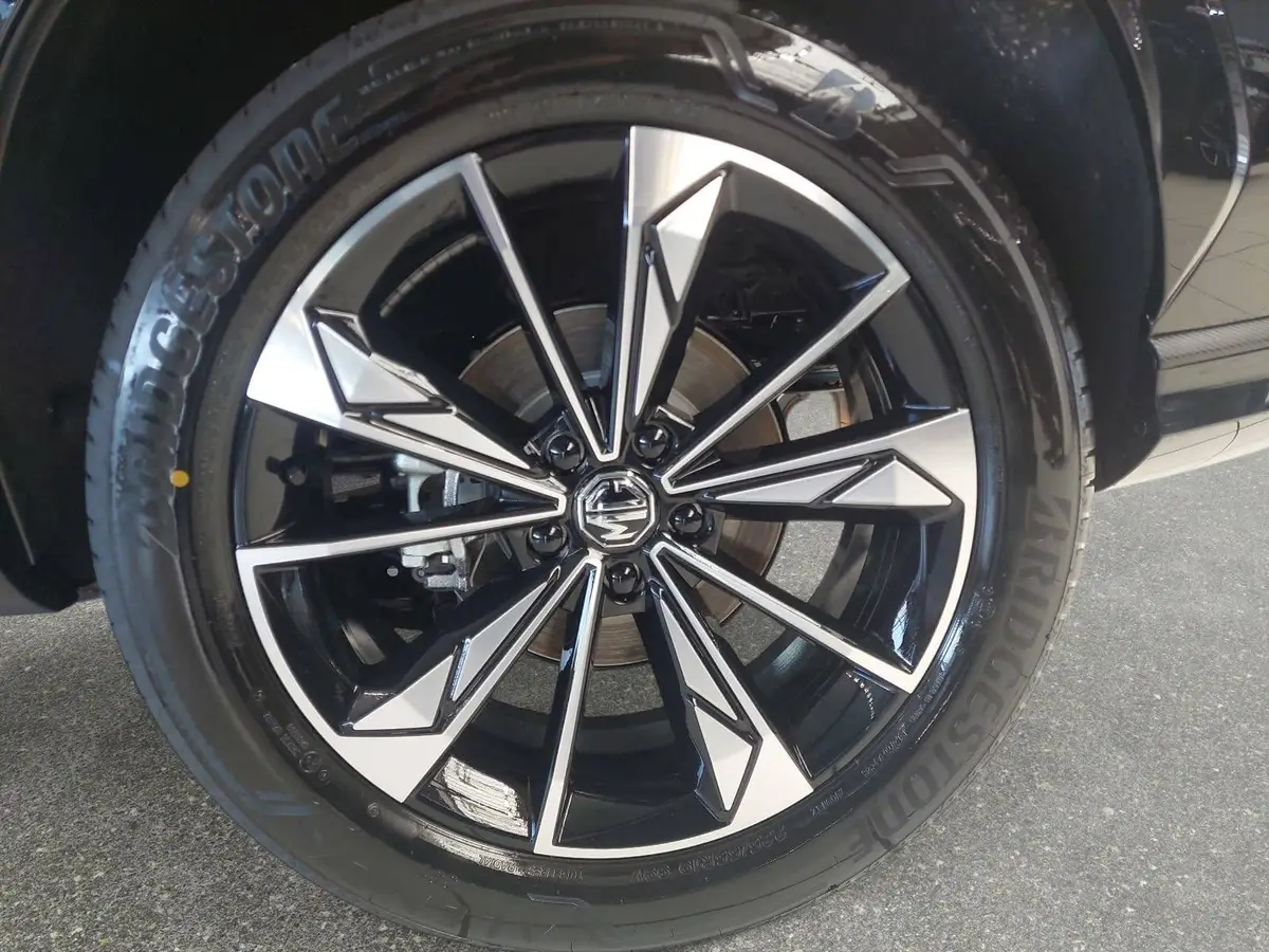 MG HS 1.5 HYBRID+ MY25.5 LUXURY LEDER 360-GRAD-KAMERA 19-ZOLL-LM