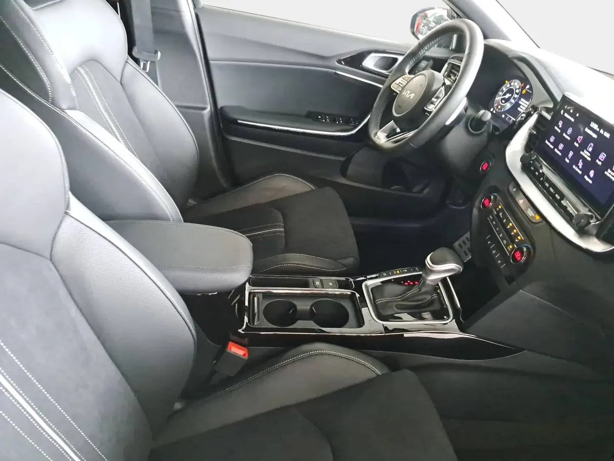 KIA CEED SW 1.5 T-GDI DCT7 GT-LINE TECHNOLOGIE LEDER GLASDACH PERFORMANCE