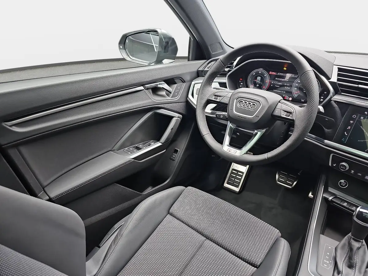 AUDI Q3 35 TDI S-TRONIC S LINE NAVI LED PANO ACC BLACK+ KA