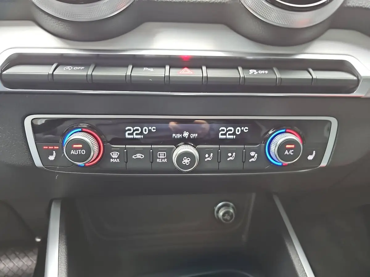 AUDI Q2 35 TFSI S-TRONIC S LINE NAVI LED ACC EL.HECKKL. WI