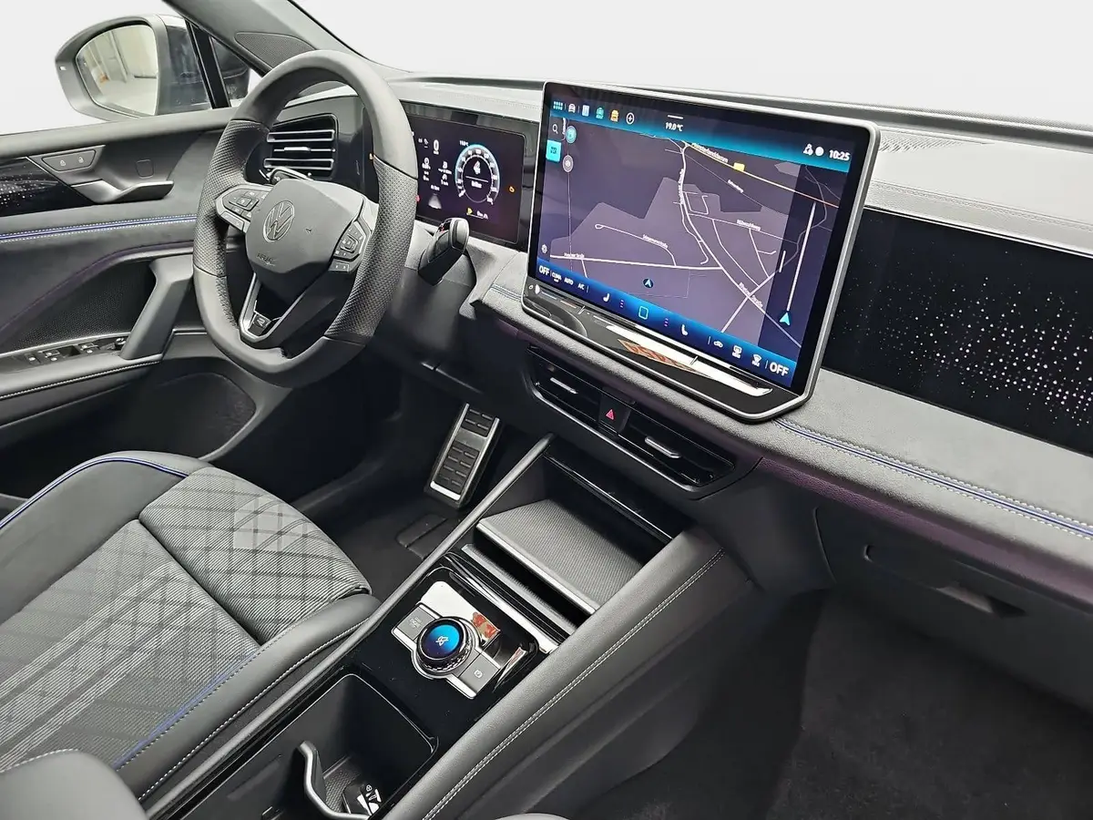 VW TIGUAN 2.0 TDI DSG R-LINE NAVI LED PANO