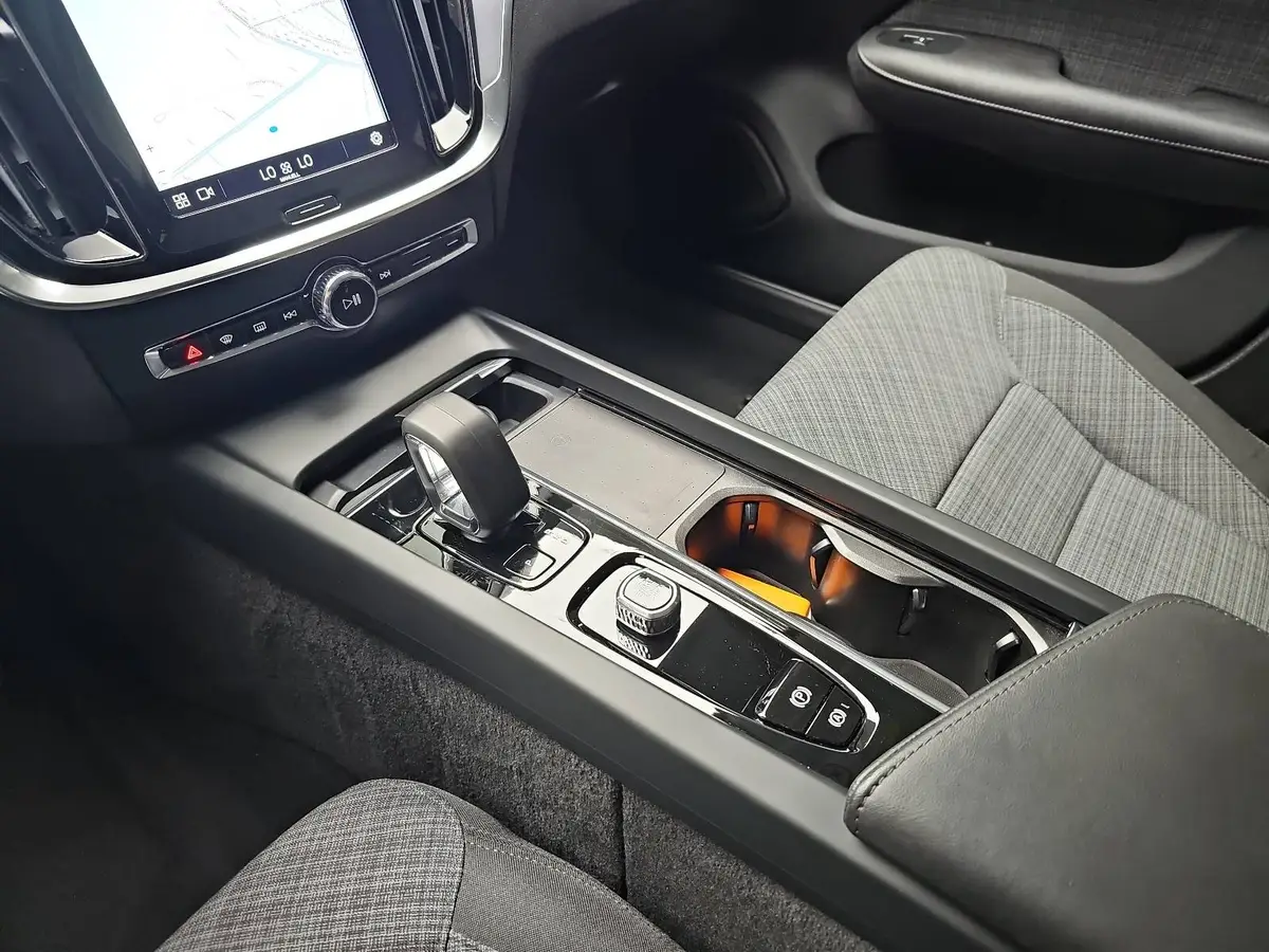 VOLVO S60 B4 AUTO. CORE NAVI LED GOOGLE KAMERA LM17