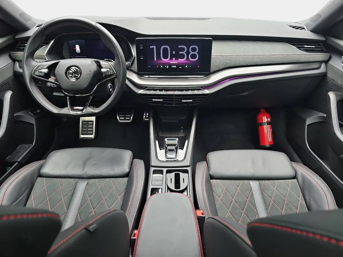 SKODA OCTAVIA COMBI 2.0 TSI DSG RS NAVI LED ERGO-AKTIV PDC AHK LM19