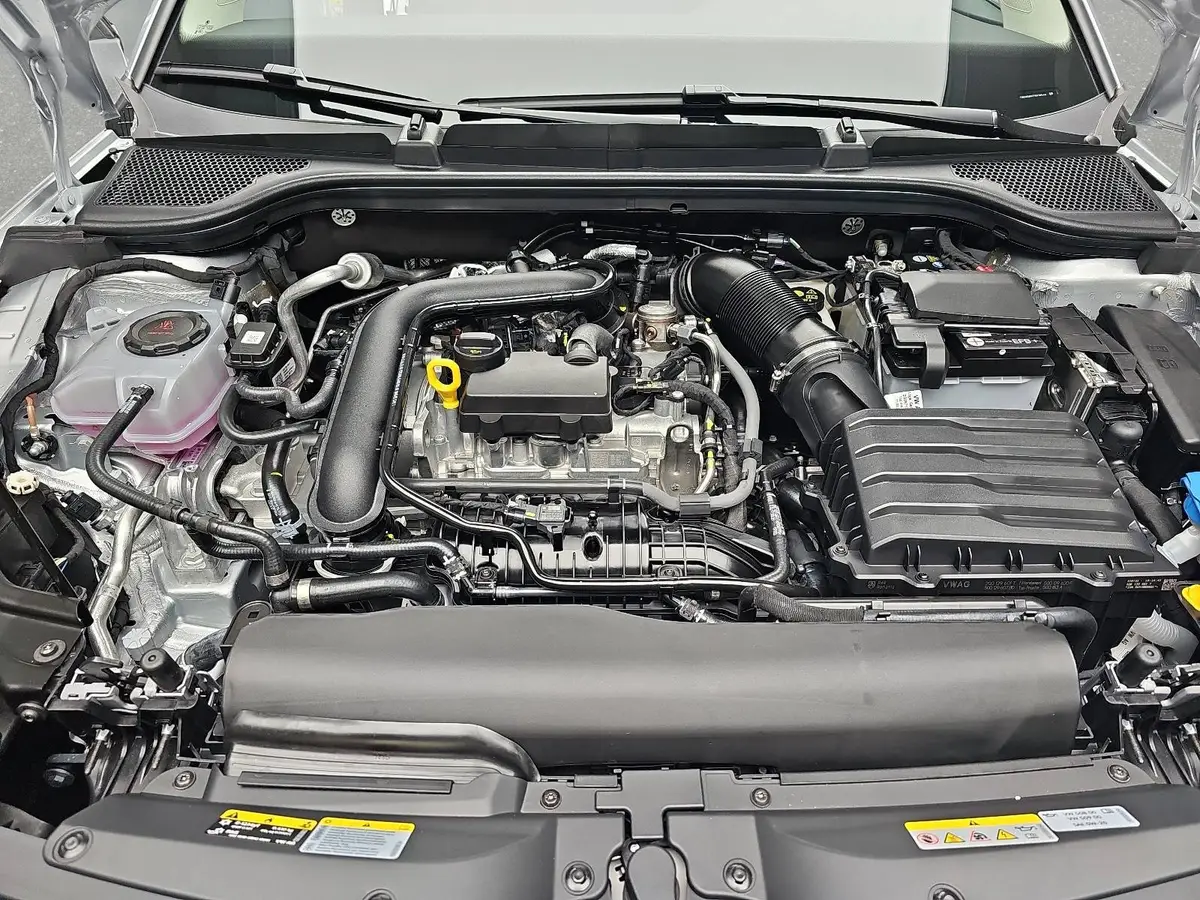 SKODA KAMIQ 1.0 TSI DSG 130 JAHRE LED KLIMAUTO WINTER SICHT KA