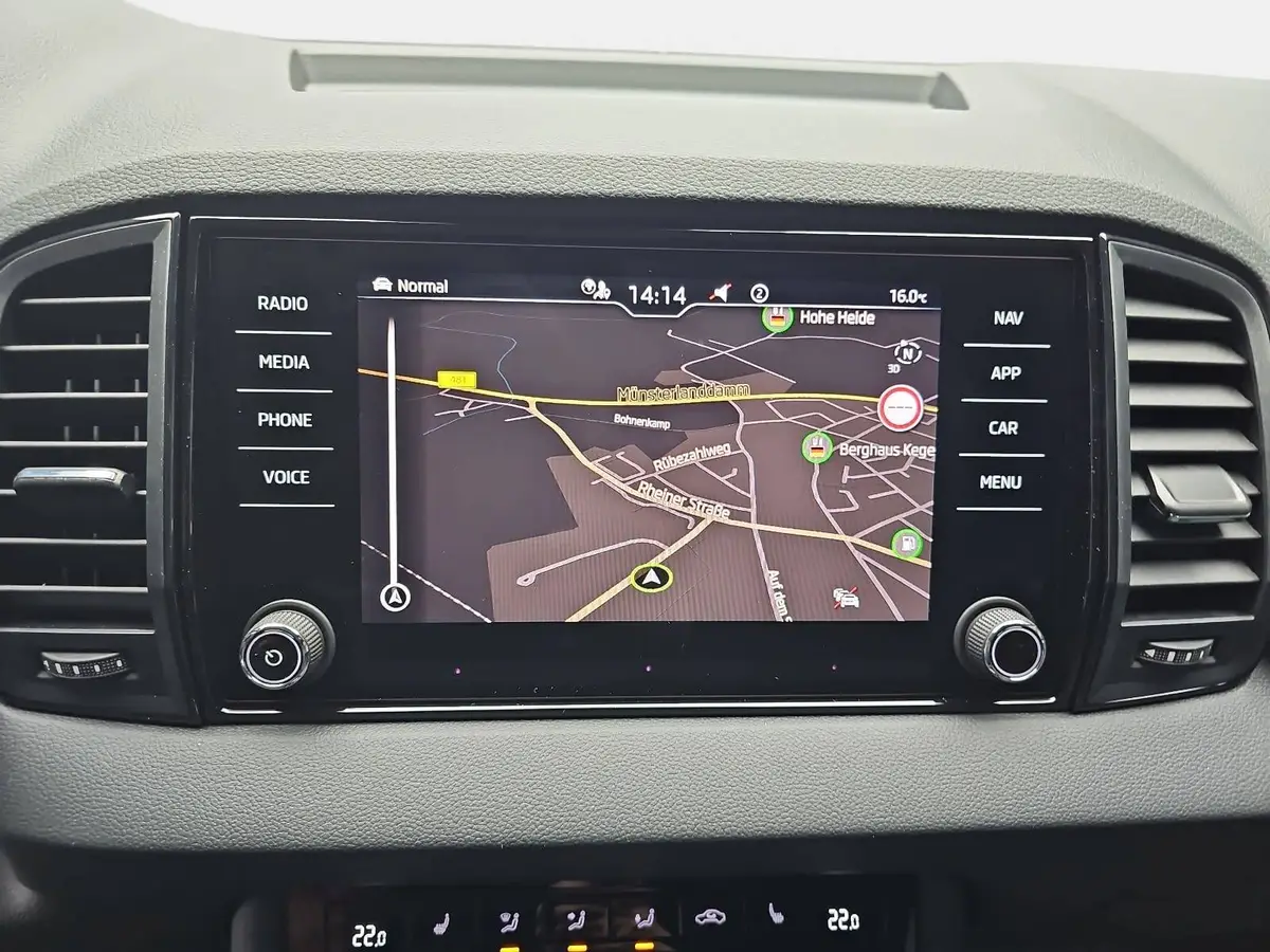 SKODA KAROQ 2.0 TSI DSG SPORTLINE 4X4 NAVI LED