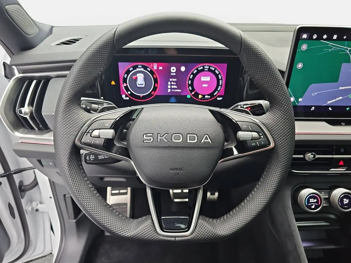 SKODA KODIAQ 2.0 TDI DSG SPORTLINE 4X4 PANO AHK