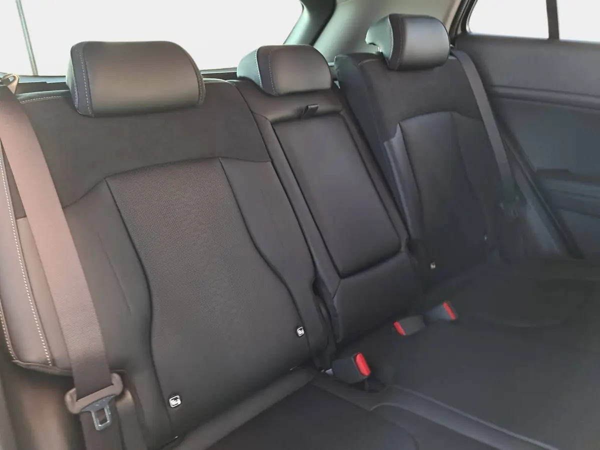 KIA SPORTAGE 1.6 T-GDI 150 2WD DCT SPIRIT MJ26 LEDER DRIVEWISE SOUND