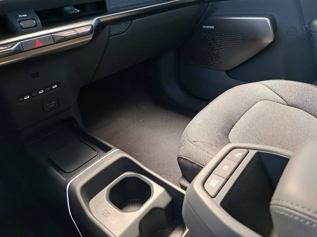 KIA EV2 42.2 KWH EARTH MJ27 WINTER-CONNECT TECHNOLOGY DRIVEWISE-PARK DESIGN