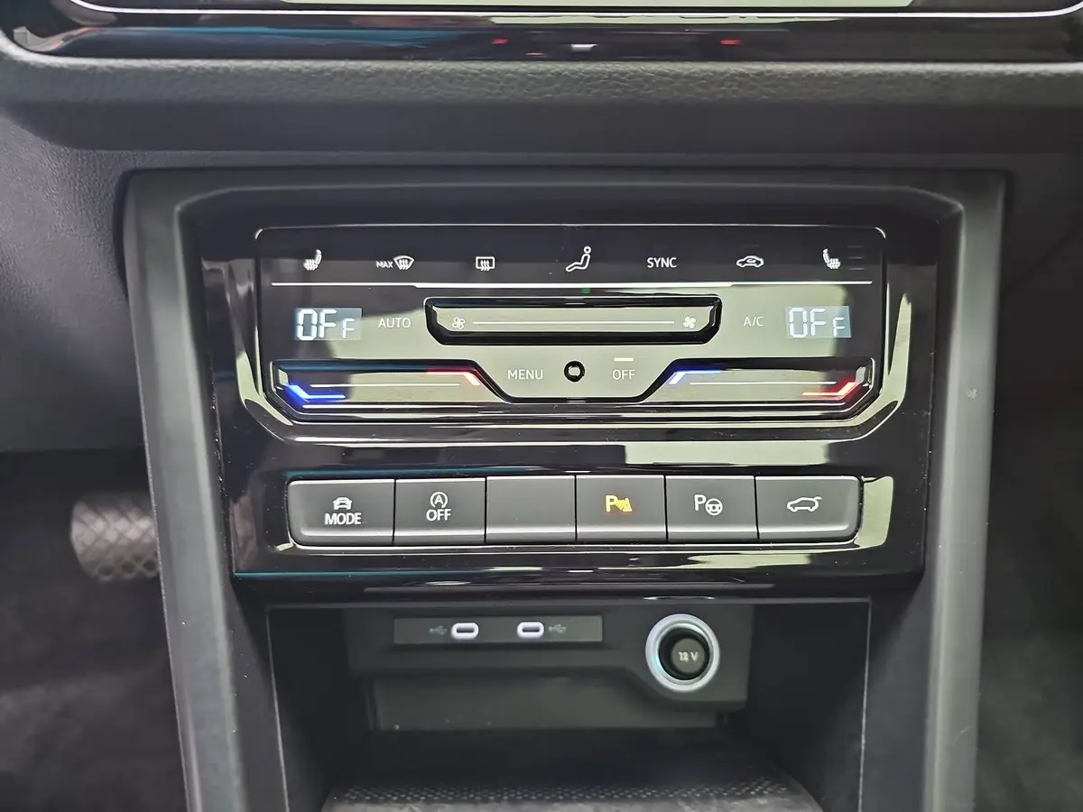 VW TOURAN 1.5 TSI DSG HIGHLINE R-LINE NAVI LED ACC PANO KAME