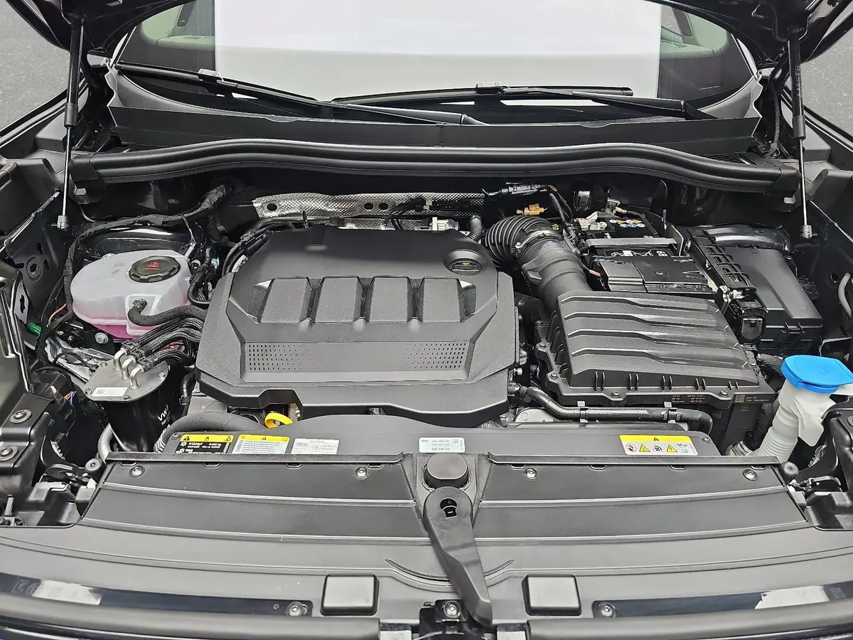 VW TIGUAN 2.0 TDI DSG R-LINE 4M NAVI LED-MATIX LEDER BLACK-S