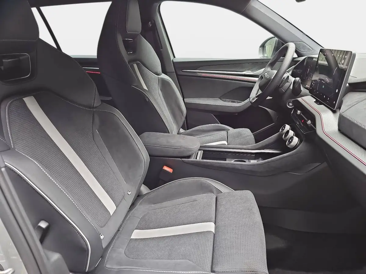 SKODA KODIAQ 1,5 DSG SPORTLINE NAVI LED ACC PANO WINTER KAMERA 