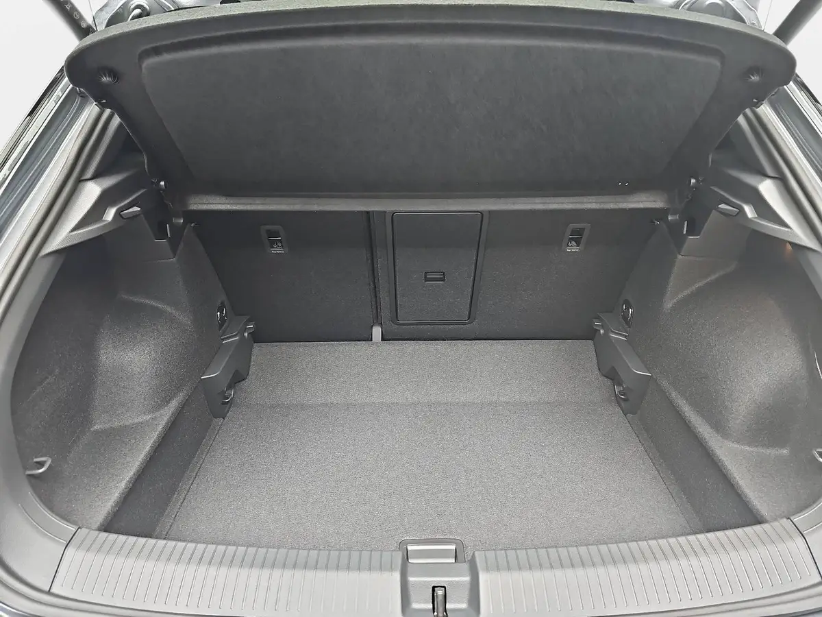 VW T-ROC 2.0 TDI DSG R-LINE NAVI LED MATRIX PANO ACC DCC AH