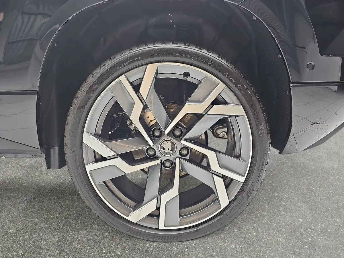 SKODA KAROQ 1.5 TSI DSG SPORTLINE NAVI LED-MATRIX PANO WINTER 