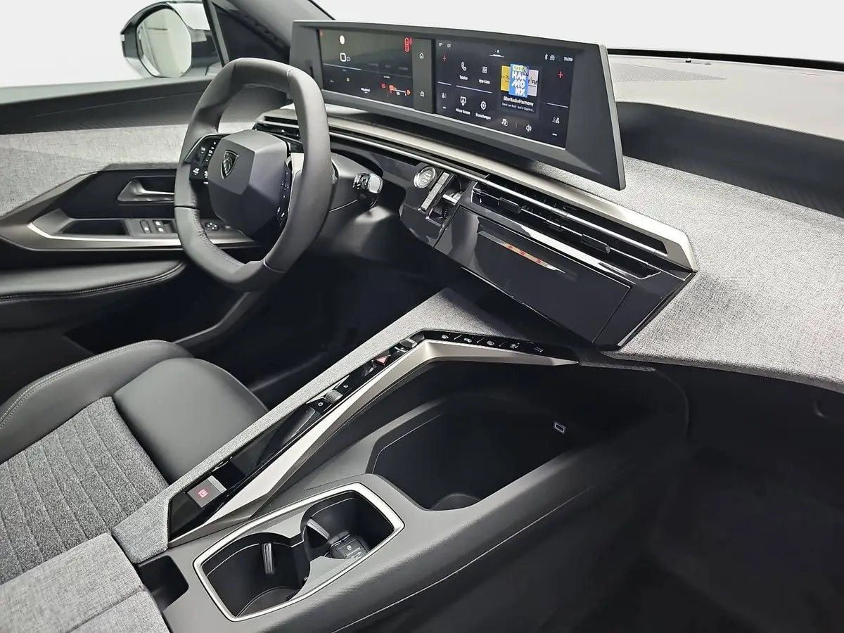 PEUGEOT 3008 1.2 HYBRID 145 E-DSC6 ALLURE LED DAB WINTER AHK LM