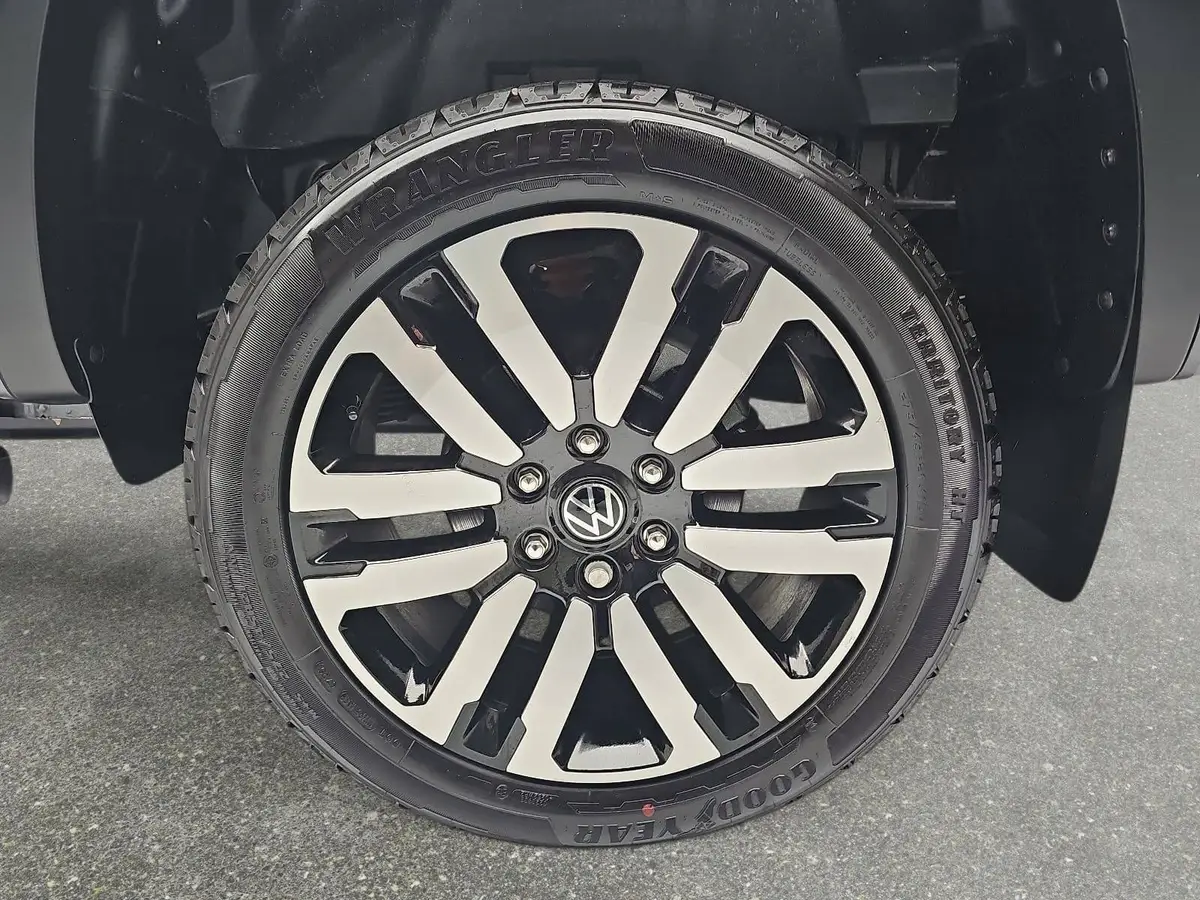 VW AMAROK 3.0 TDI AUTO. DOKA AVENTURA 4M NAVI LEDI AHK LM21