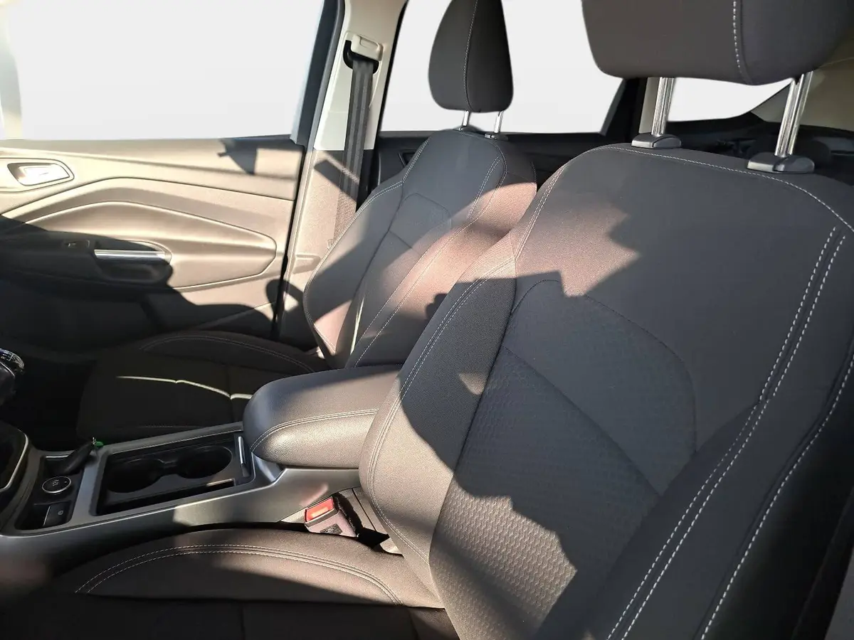 FORD KUGA 1.5 ECOBOOST 4X2 NAVI WINTER PDC LM17