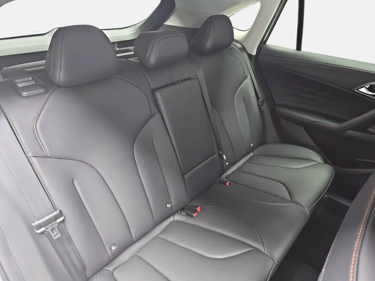 MG HS 1.5 PLUG-IN-HYBRID LUXURY LEDER 360-GRAD-KAMERA 19-ZOLL-LM