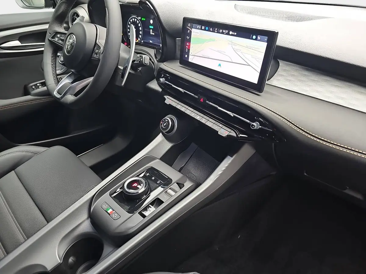 ALFA ROMEO TONALE 1.5 VGT HYBRID IBRIDA VELOCE MJ26 TECHNOLOGIE PAKET 20-ZOLL LM