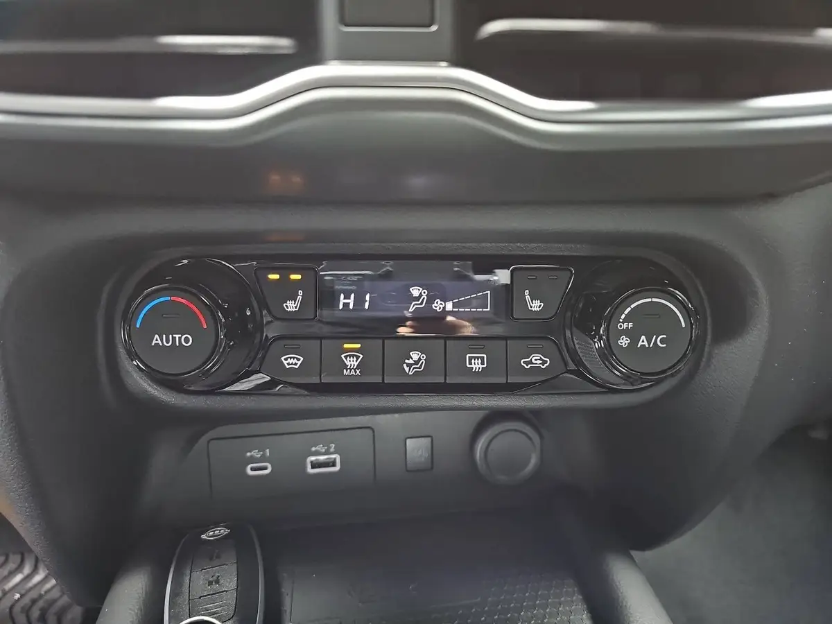 NISSAN JUKE 1.6 HYBRID AUTO. N-CONNECTA WINTER FRONTSCHEIBENHEIZUNG