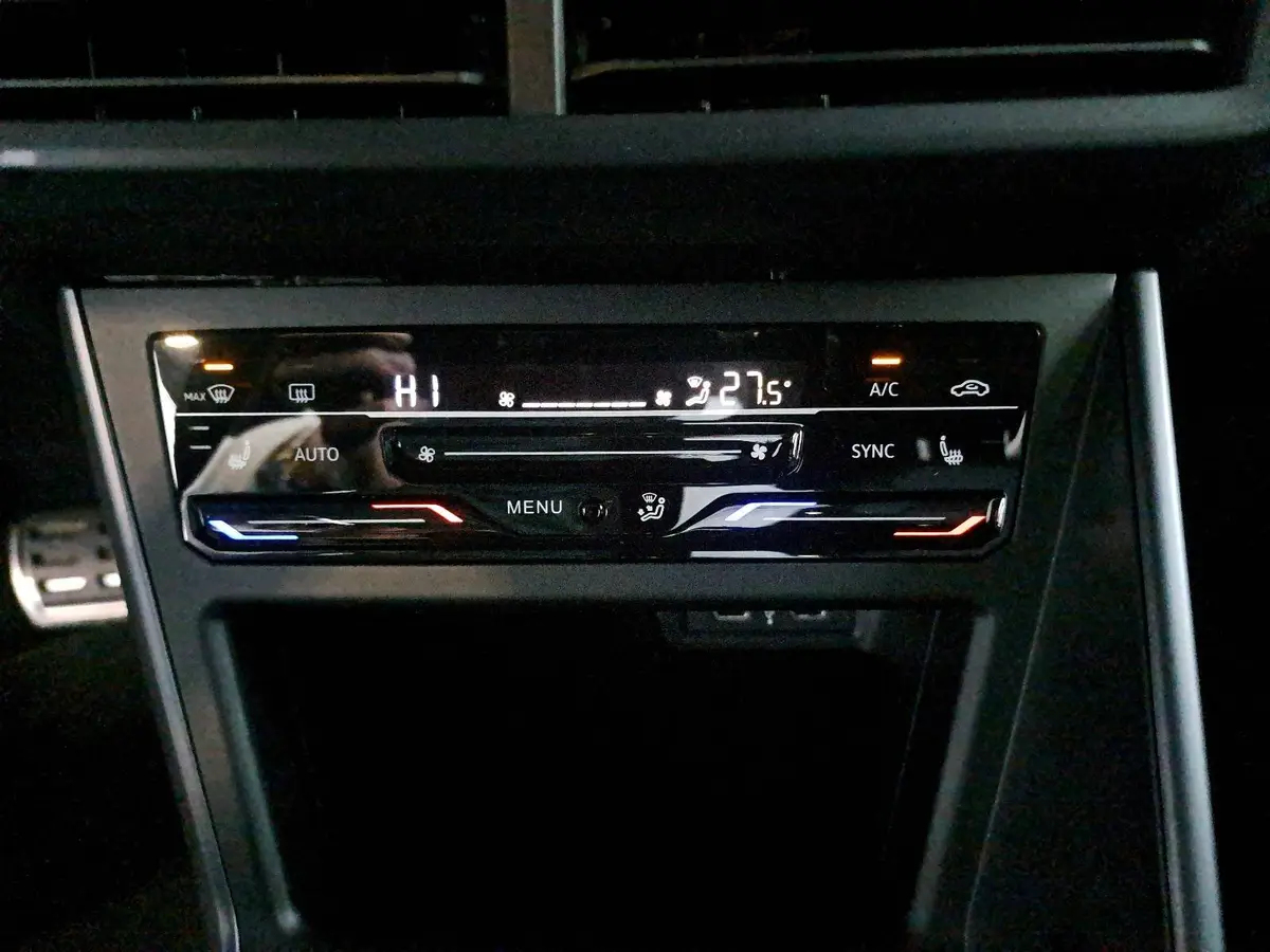 VW TAIGO 1.5 TSI DSG R-LINE NAVI LED ACC BLACK-STYLE WINTER