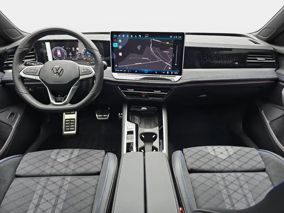 VW PASSAT VARIANT 2.0 TDI DSG R-LINE NAVI LED-MATRIX ACC PANO BLACK 