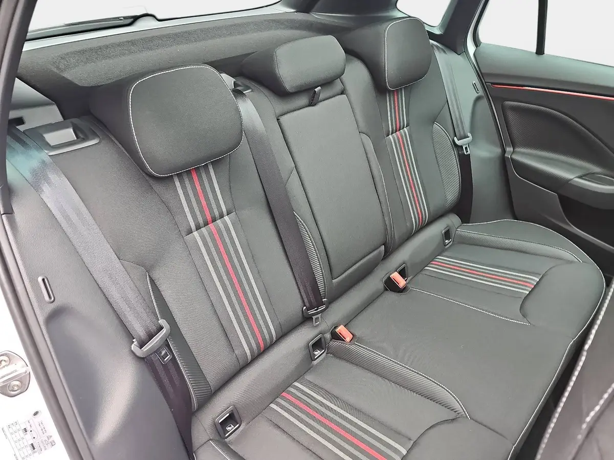 SKODA KAMIQ 1.5 TSI DSG MONTE CARLO NAVI MATRIX-LED PANO WINTE