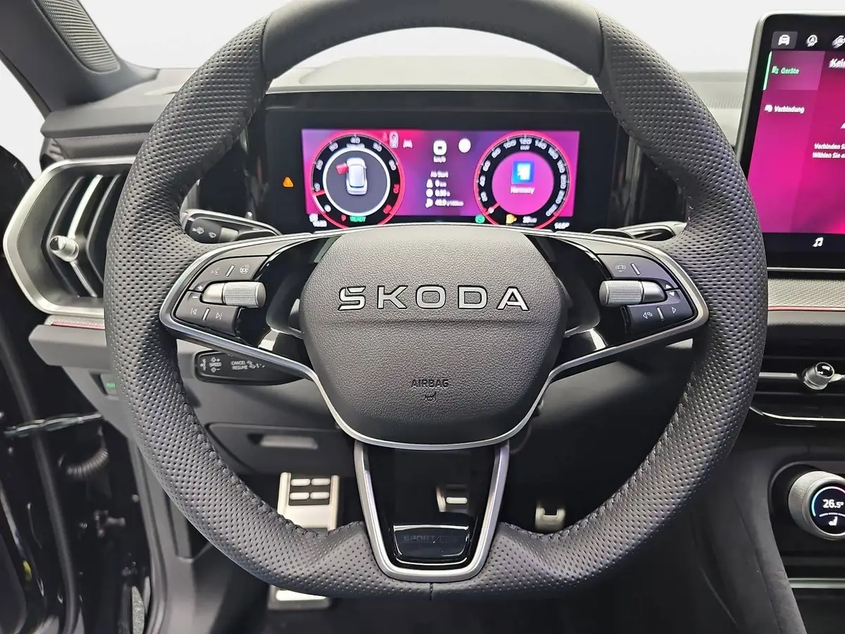 SKODA KODIAQ 1.5 TSI DSG SPORTLINE NAVI MATRIX 7-S LM20