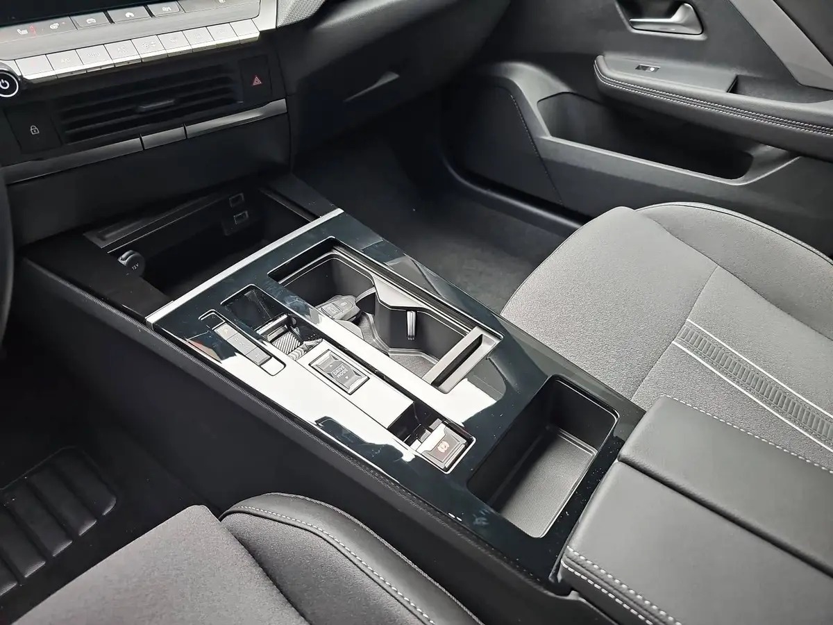 OPEL ASTRA 1.2 TURBO AUTO. SPORTS TOURER GS LED AGR WINTER KA