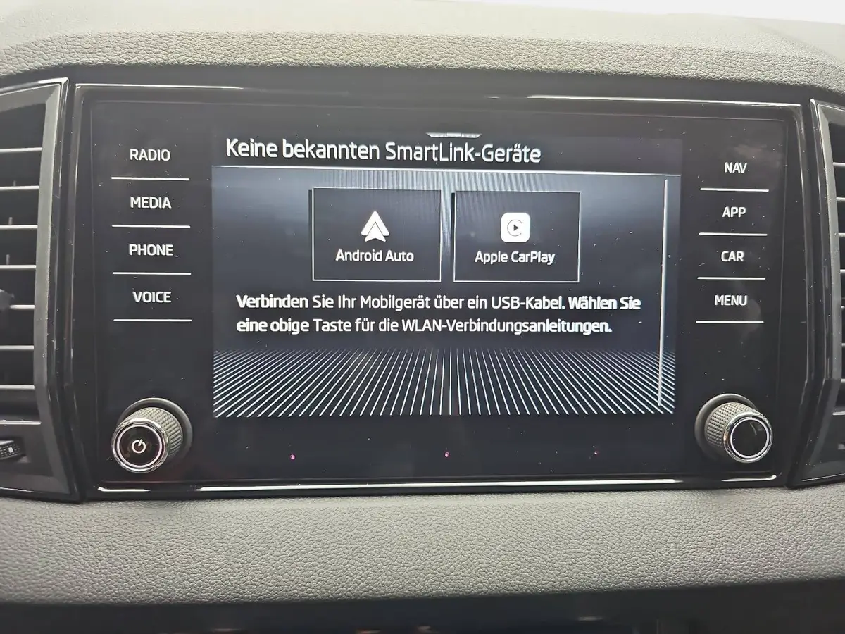 SKODA KAROQ 1.5 TSI DSG SELECTION GRA AHK WINTER