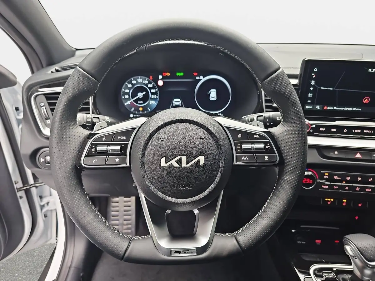 KIA XCEED 1.6 T-GDI 180 DCT GT-LINE MJ26 LEDER GLASDACH