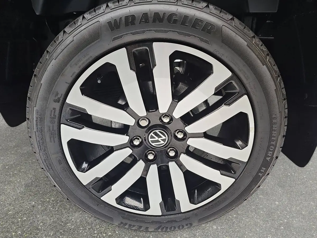 VW AMAROK 3.0 TDI AUTO. DOKA AVENTURA 4M NAVI LED EL.RO AHK