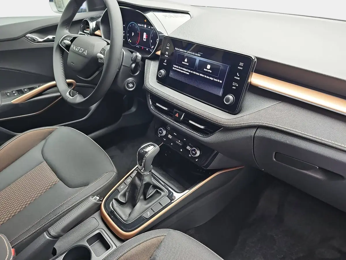 SKODA FABIA 1.0 TSI DSG 130 JAHRE PREMIUM LED KAMERA LM16