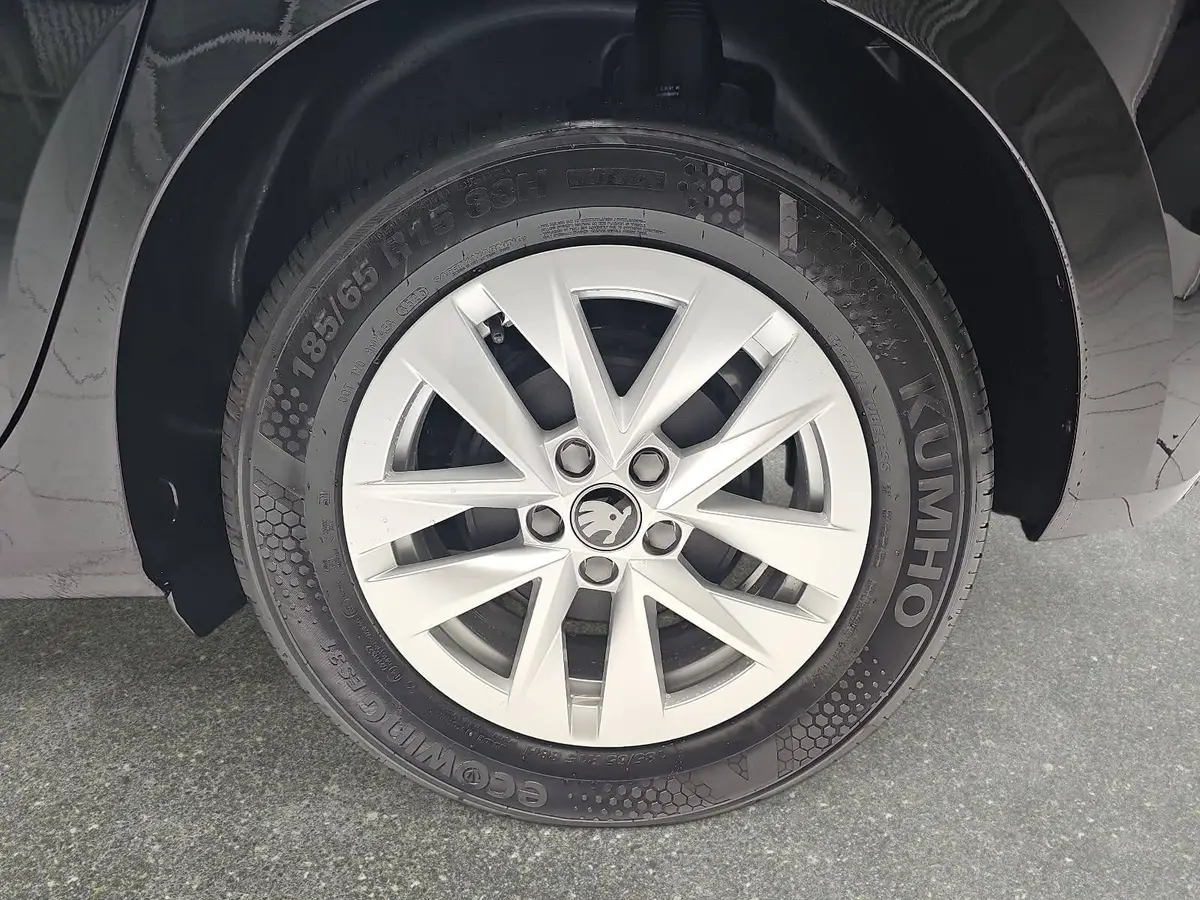 SKODA FABIA 1.0 TSI KLIMAAUTO LED SITZH. KAMERA