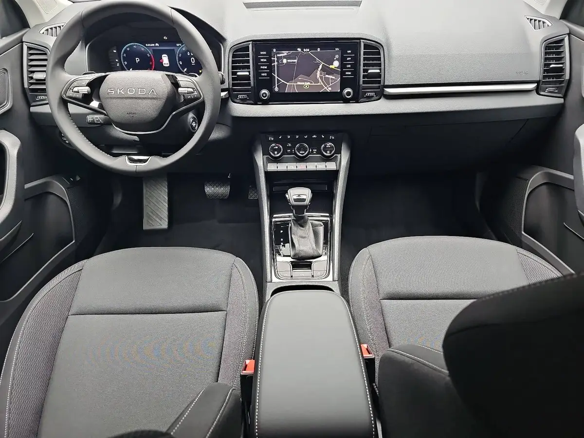SKODA KAROQ 1.5 TSI DSG SELECTION LED ACC AHK