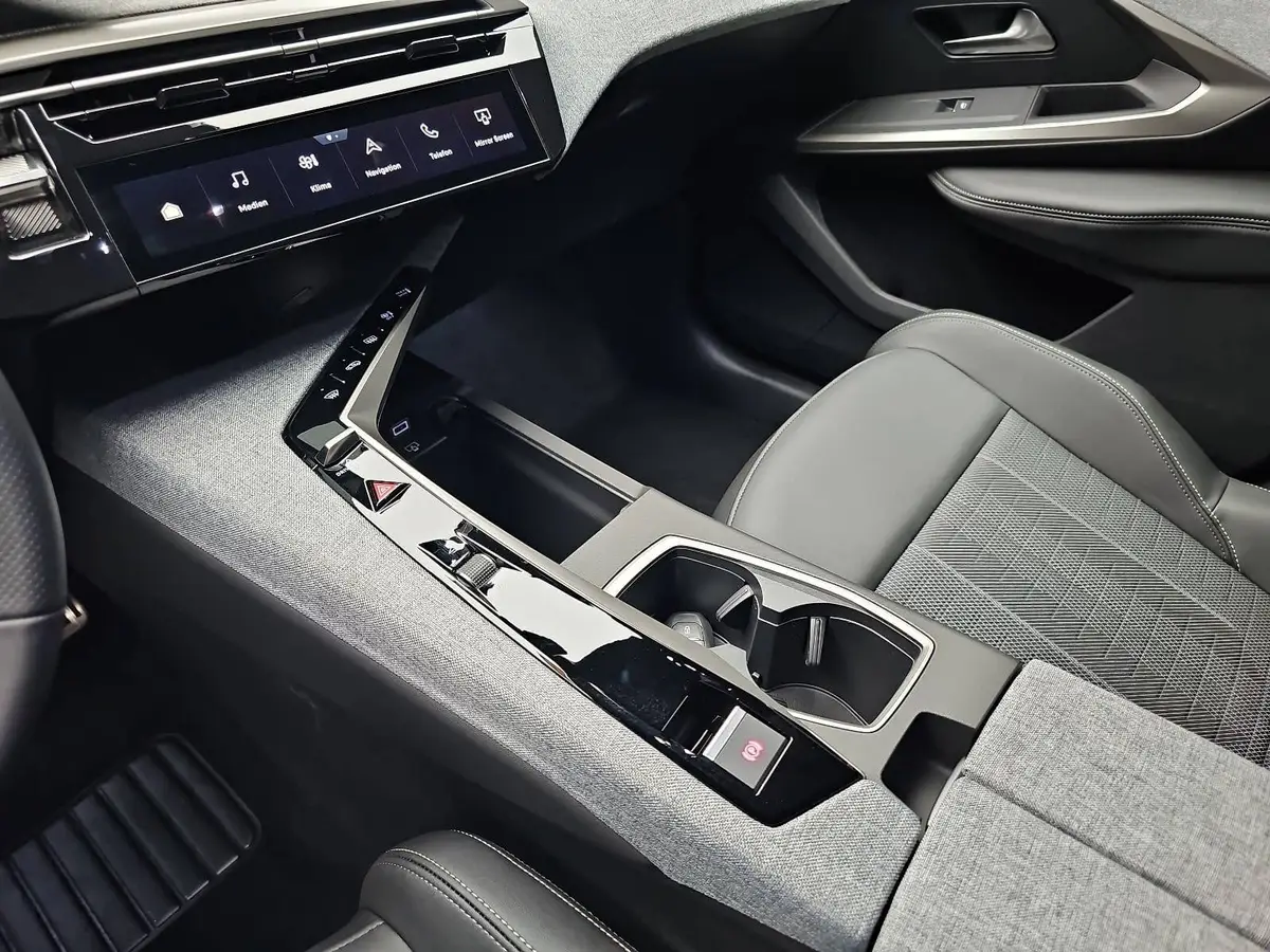 PEUGEOT 5008 1.2 HYBRID 145 E-DSC6 GT KLIMA LED 7-S DAB 360° AH