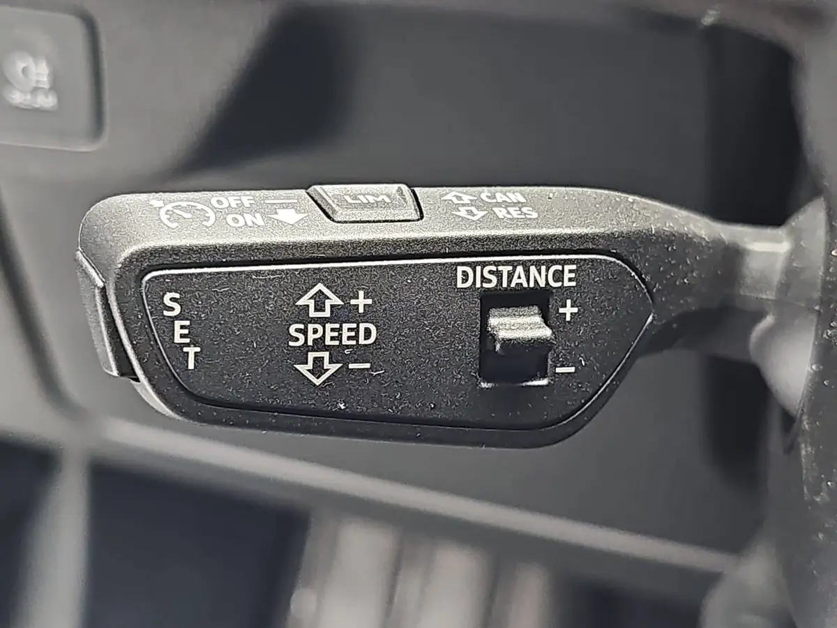 AUDI Q4 E-TRON 45 S-LINE 82KWH LED-MATRIX KAMERA