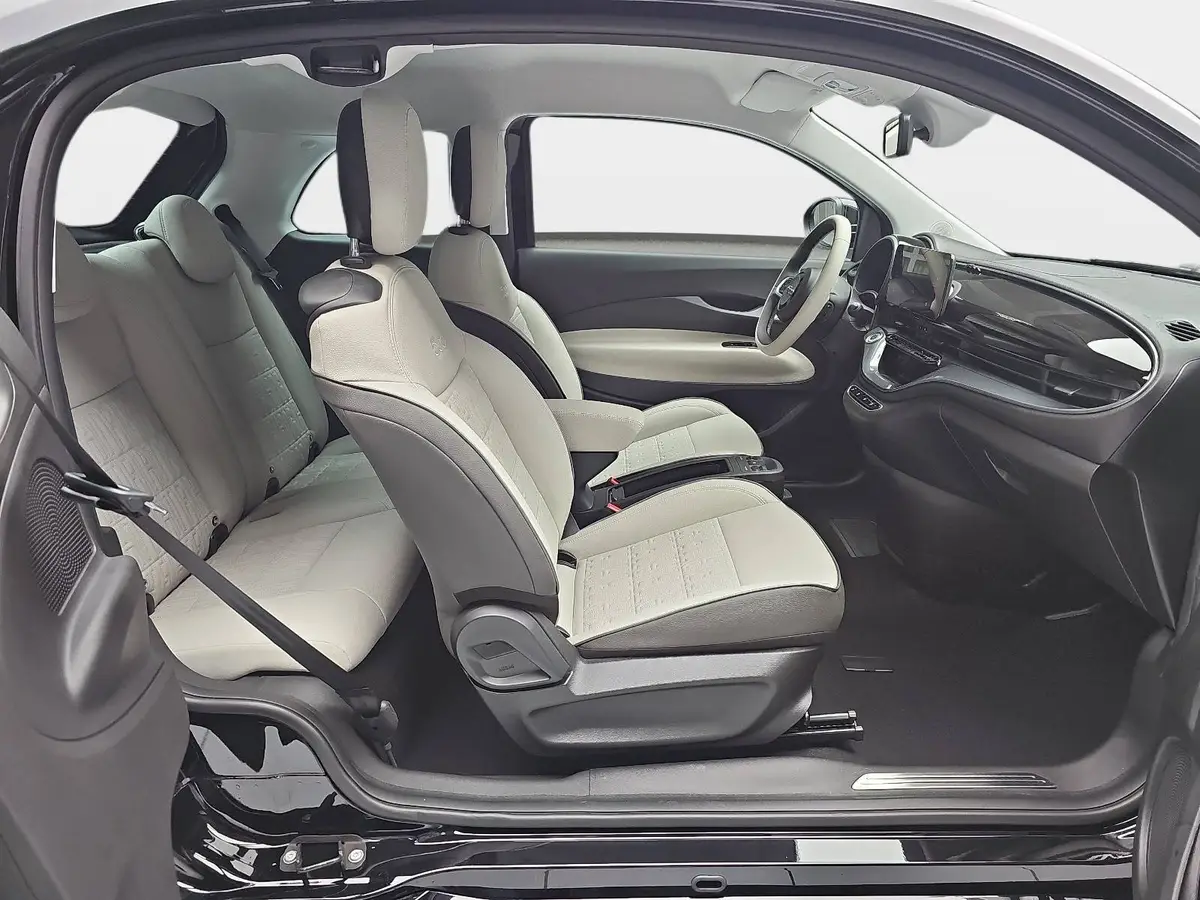 FIAT 500 ELEKTRO 42 KWH LA PRIMA 3+1 MJ25