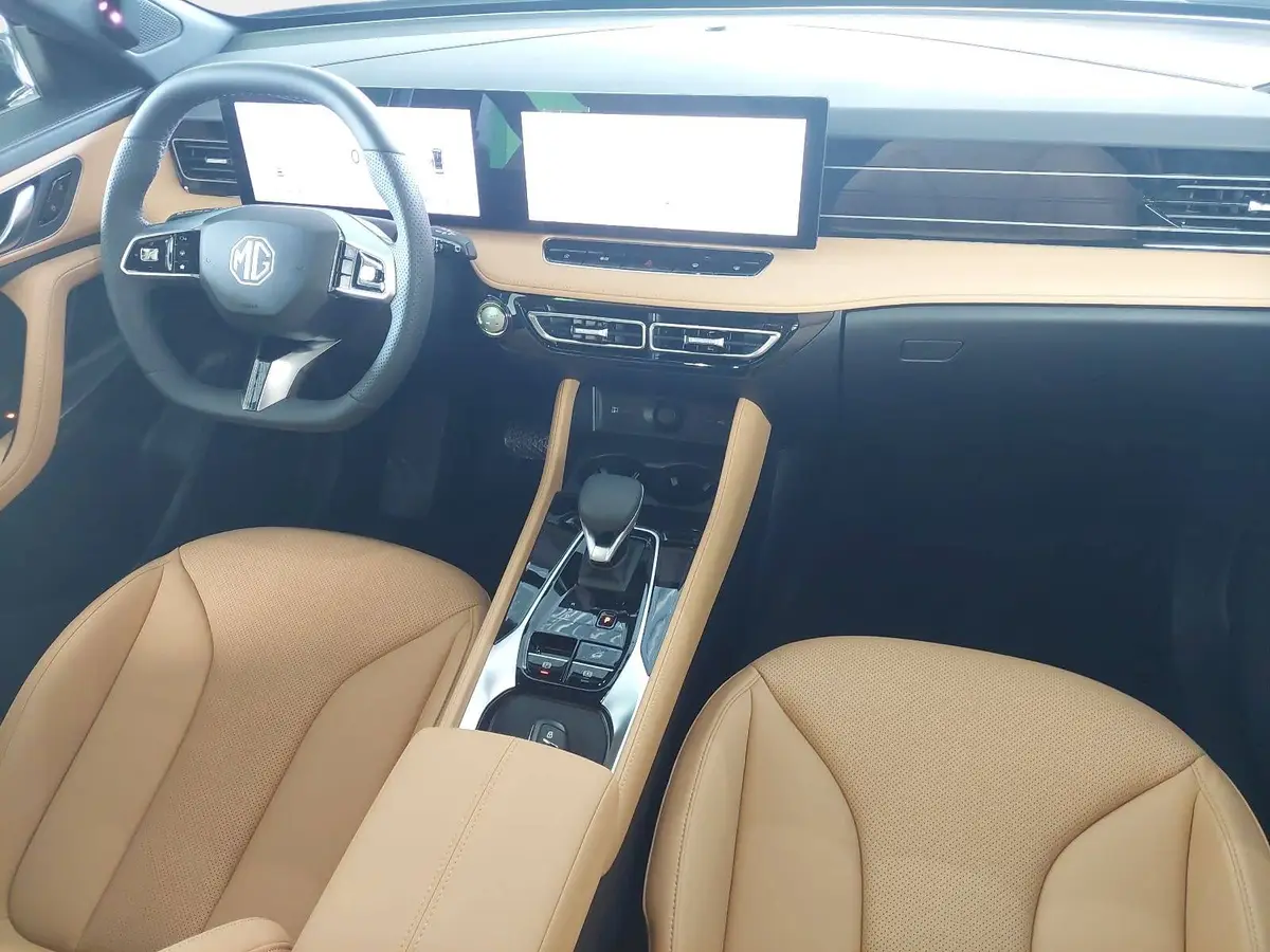 MG HS 1.5 PLUG-IN-HYBRID MY25.5 LUXURY LEDER 360-GRAD-KAMERA 19-ZOLL-LM