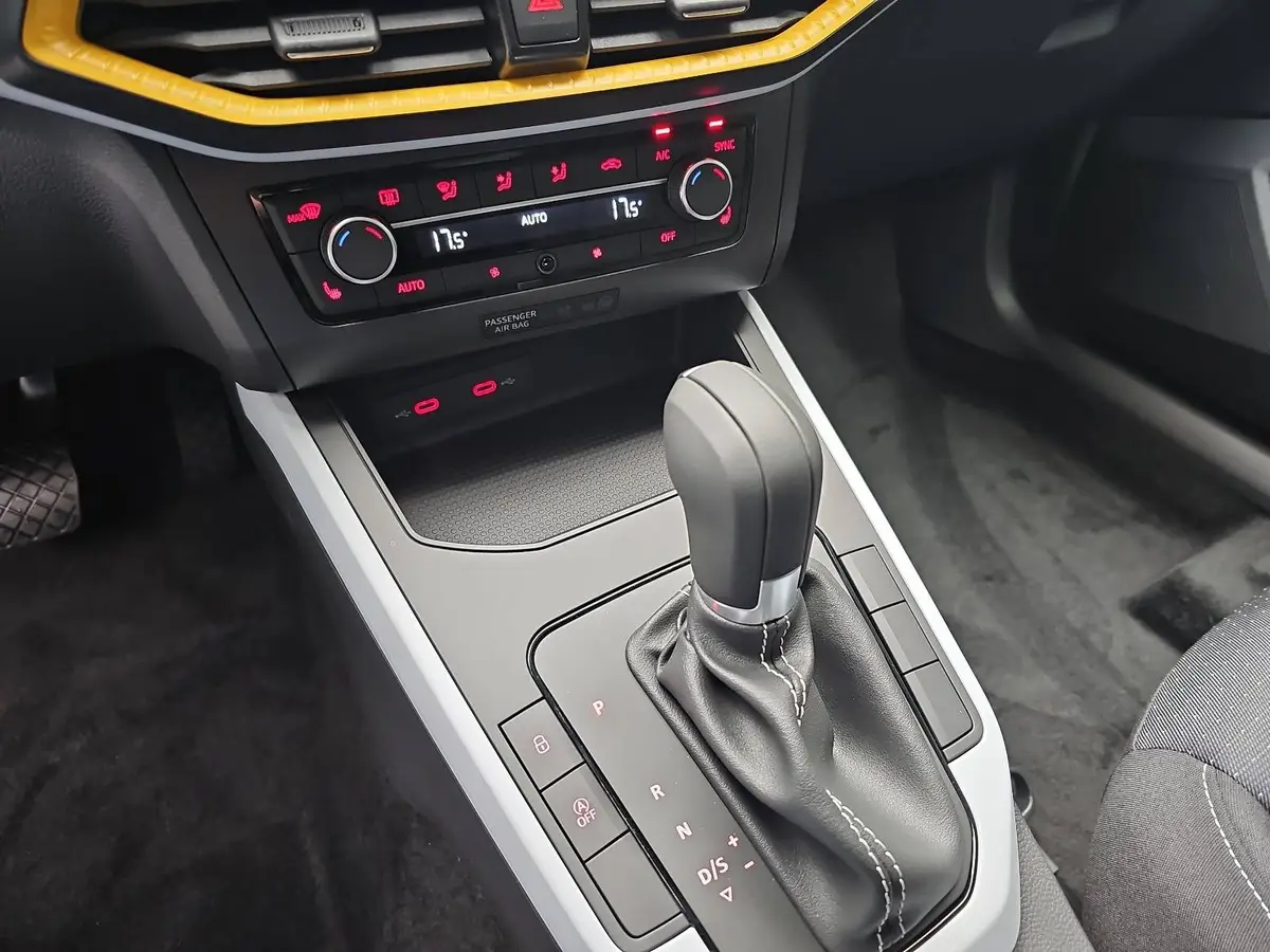 SEAT ARONA 1.0 TSI DSG STYLE LED KLIMAAUTO SMARTLINK PDC LM16