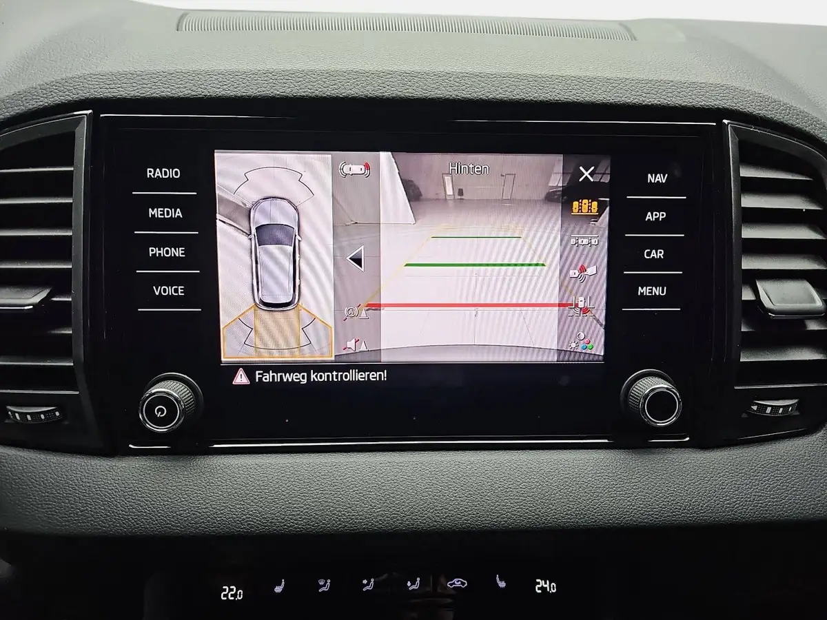 SKODA KAROQ 1.5 TSI DSG SPORTLINE NAVI LED ACC PANO WINTER KA