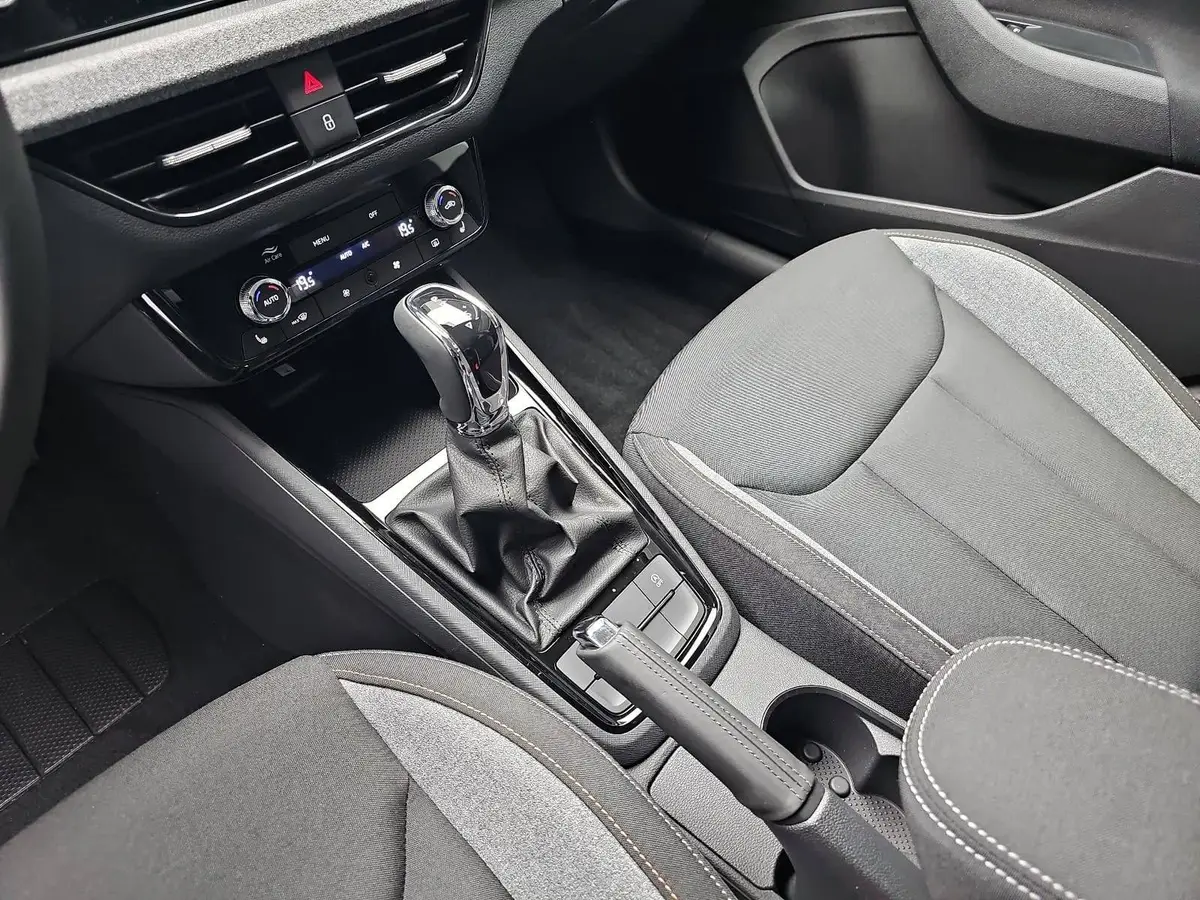 SKODA KAMIQ 1.0 TSI DSG 130 JAHRE LED KLIMAUTO WINTER SICHT LM