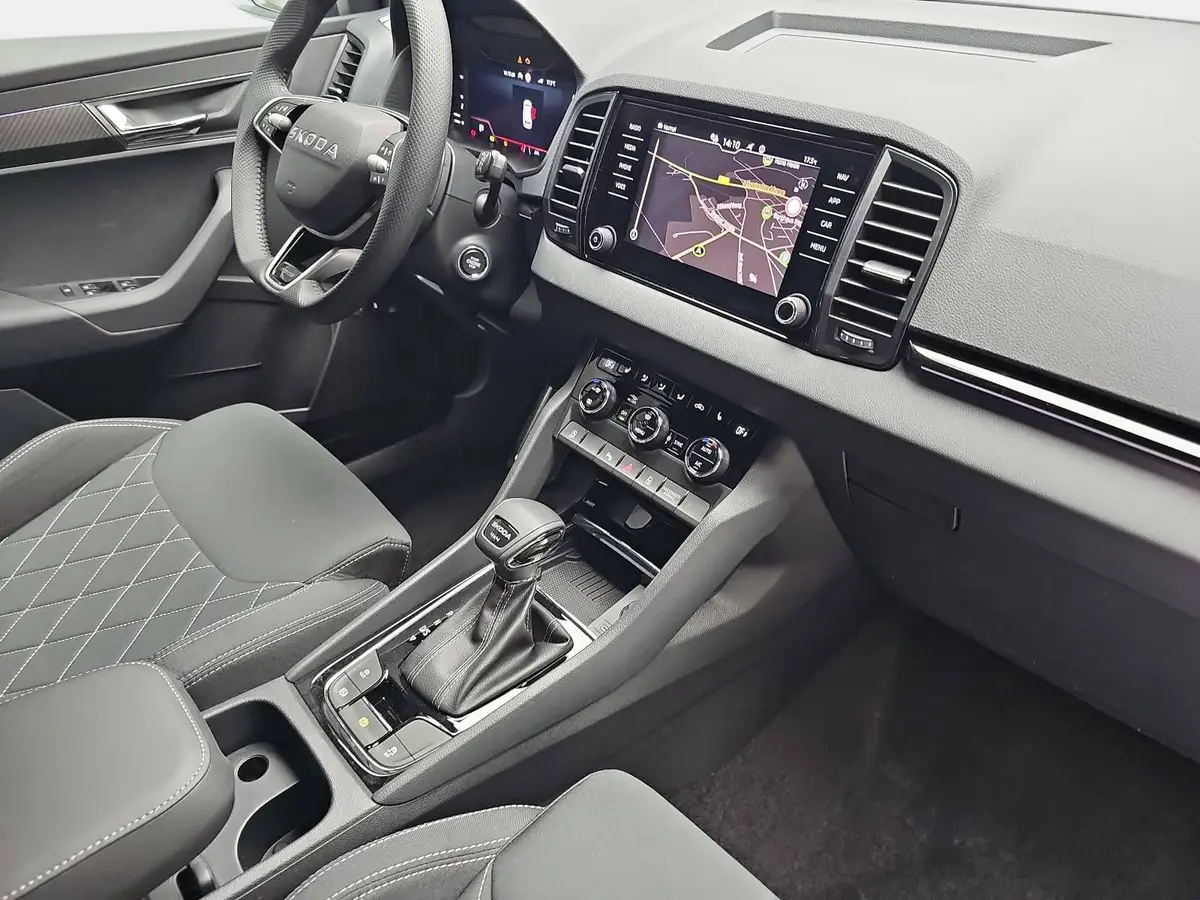 SKODA KAROQ 2.0 TSI DSG SPORTLINE 4X4 AHK PANO