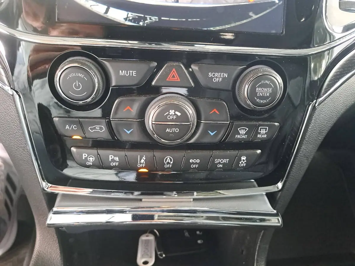 FCA GRAND 3.0 CRD AUTOMATIK SUMMIT WINTER AHK