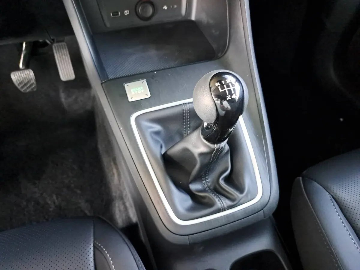 MG ZS 1.5 VTI-TECH COMFORT NAVI LM17 KEYLESS-ENTRY GANZJAHRESREIFEN