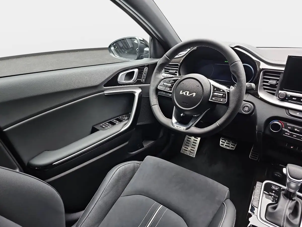KIA XCEED 1.6 T-GDI 150 DCT GT-LINE MJ26 LEDER GLASDACH